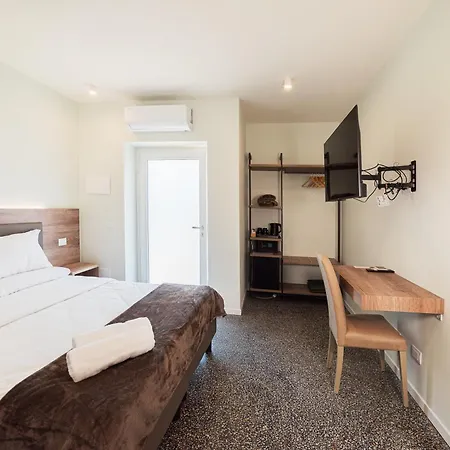 Hotel Foresteria Pian Di Spagna 2 *